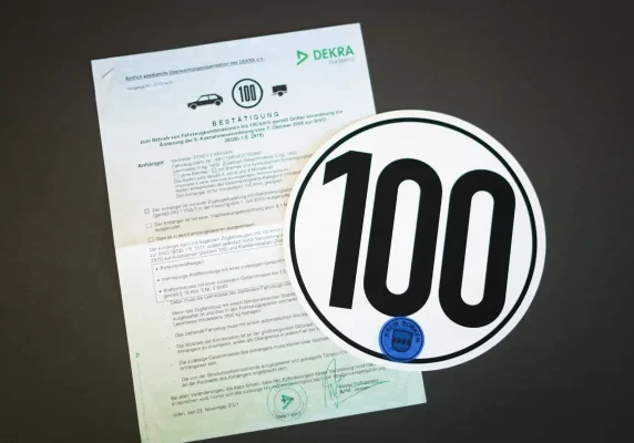 tempo 100 sticker keuring